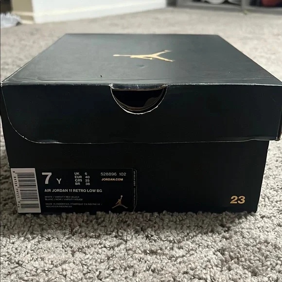 Used boys size 7 Air Jordan 11 Retro Low ‘Bred - Picture 8 of 8